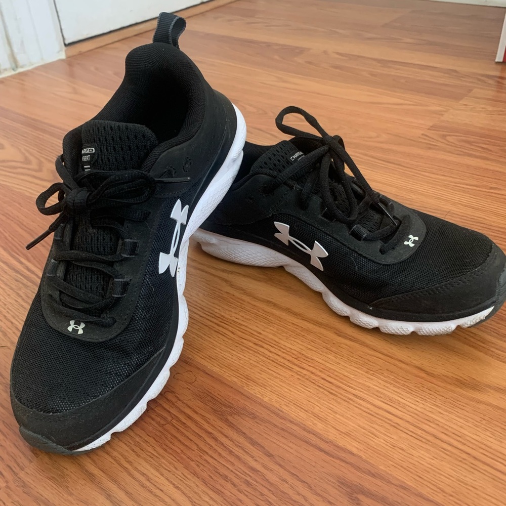 Under Armour Charge Assert Running Shoes